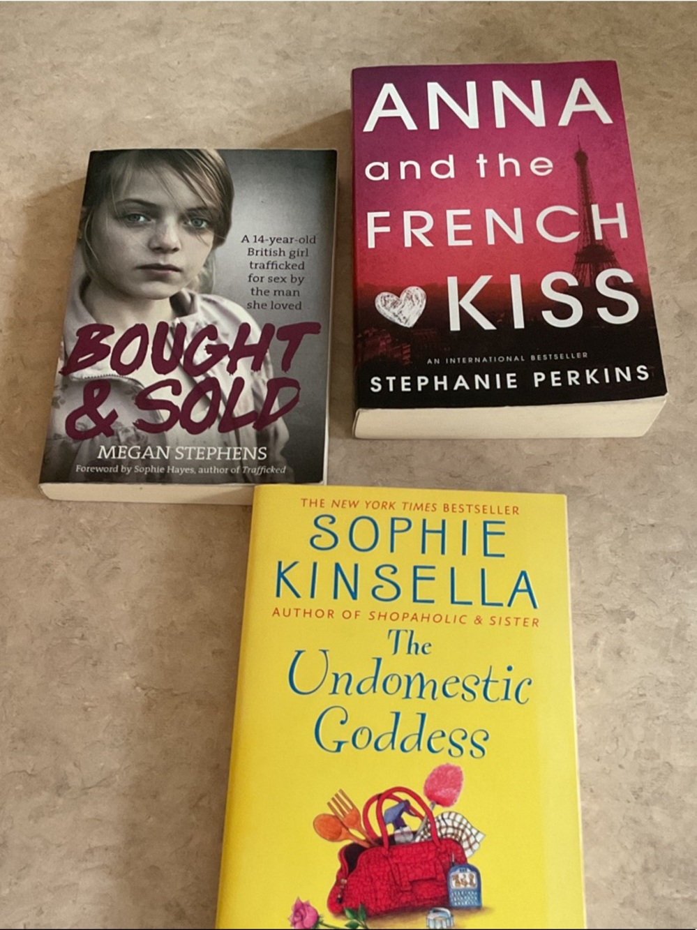 Anna and the French Kiss & More softcover book lot of 3